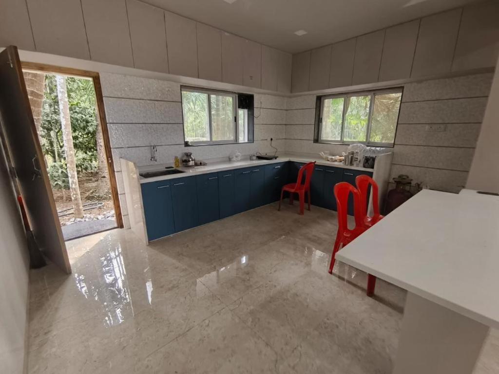 Villa Atharva Thal  Екстер'єр фото